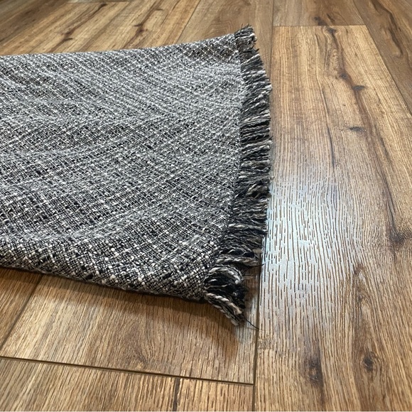 Apostrophe gray woven tweed skirt with a fringe hem wool blend - Picture 2 of 7